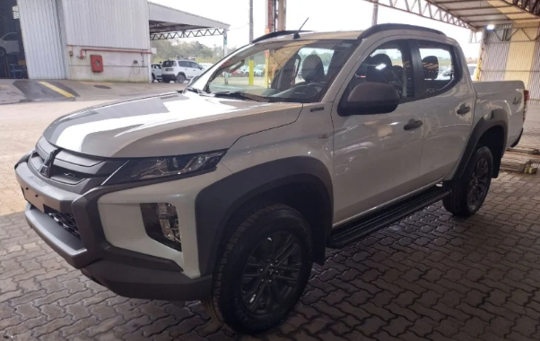Mitsubishi L200 TRITON SPORT OUTDOOR GLS 2.4 D 4X4 AT 2024 2025 Diesel
