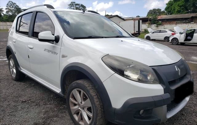 Marca - Renault Versão - SANDERO STEPWAY 1.6 HI-POWER Ano - 2013 Modelo - 2014 